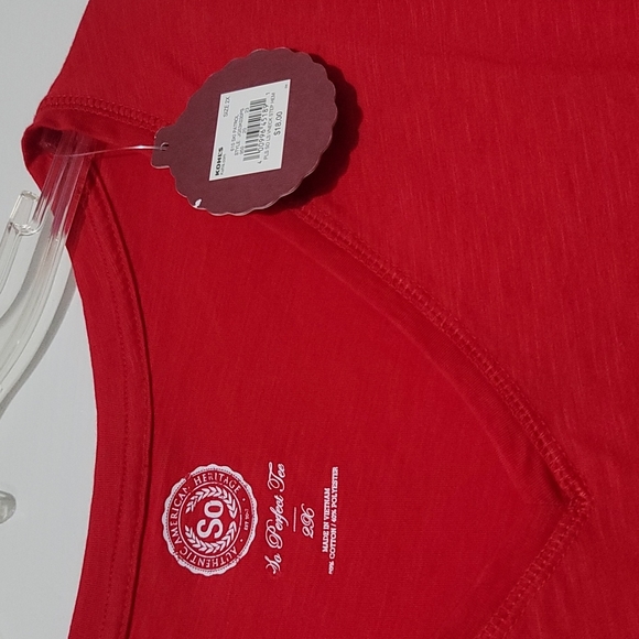 long sleeve vneck tshirt - Picture 2 of 2